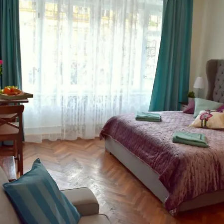 Romantic Karlin Apartamento